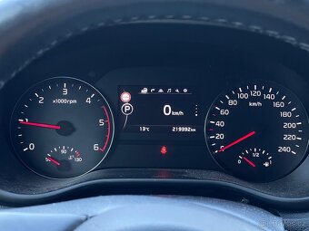 Kia SPORTAGE červená-metalíza 1.7 CRDi 4x2 104kw (2017) - 10