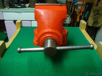 Svěrák YORK 100L 100mm červený zachovalý PC: 3700Kč - 10