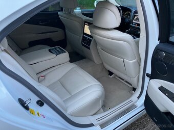 Prodám Lexus LS 600 h Long - 10