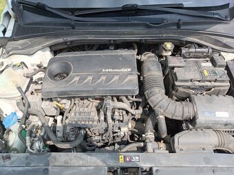 Hyundai i30 kombi 1.4 TGDI - 10