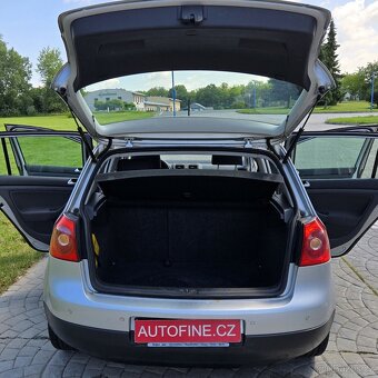 VW GOLF V 1,4 16v AUTOKLIMA, PARKOVACÍ SYSTÉM, ALU KOLA... - 10