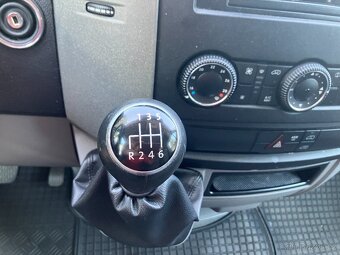 Volkswagen Crafter 2.0 TDi, 6 míst - 10