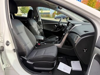 HYUNDAI I30 1.6 CRDI 94 KW KOMBI VÝHŘEV SENZORY KAMERA - 10