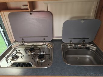 Karavan ADRIA 432 PX s elektrickými pojezdy - 10