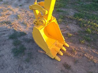 KOMATSU PC 35 MR - 10