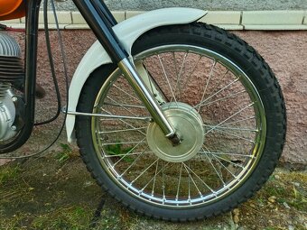 stavba trialu terénní závodní motocykl čz 125 nebo 175 ccm - 10