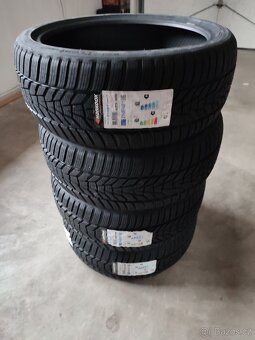 Zimní pneu Hankook 215 /40R18 - 10