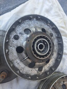 Jawa 250 350 kývačka - náboje kol + brzdové štíty - 10
