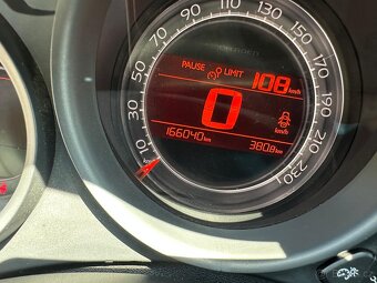 CITROEN C4 1,6HDI 68kW EXKLUZIV VÝBAVA - 10