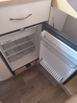 Peugeot Boxer 2.0 Nová obytná vestavba se střešním stanem - 10