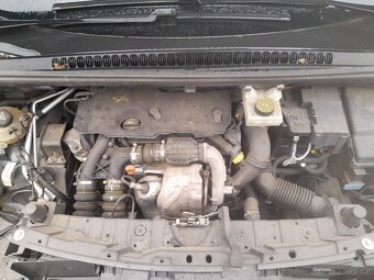 Peugeot 3008 1,6 HDi - 10