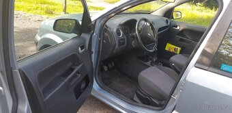 FORD FUSION 1.4 rok 2008 PERFEKTNÍ STAV GARÁŽOVÁNO - 10