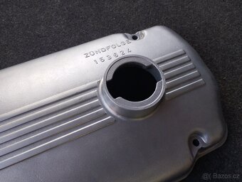 Víko ventilů BMW s motorem M30 - 10