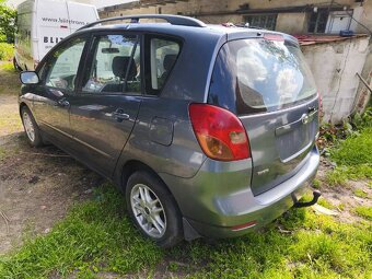 TOYOTA COROLA VERSO D4D - 10