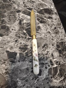 Starý kafe mlýnek,svícen, žehlička,nožík. - 10