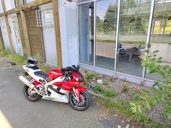 Yamaha YZF R1 1999 - 10