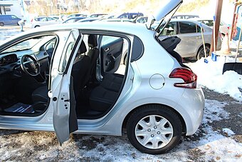 Peugeot 208 - 10