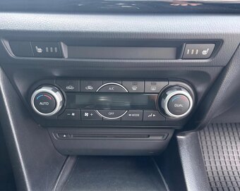MAZDA 3 2.0 88 KW - 149000 KM - ROK 2015 - 10