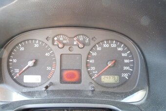 Volkswagen Bora 1.9 TDi - 10