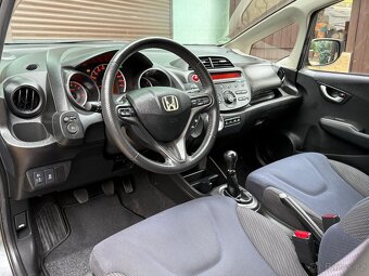 Honda Jazz 1.4i 73KW 2012 Nová STK 8/2027 - 10