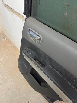 Nissan X-Trail 2007-14, zadní dveře - 10