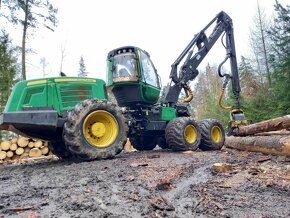Harvestor John Deere 1170e - 10
