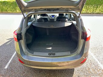 Hyundai i30 KOMBI 1.6i 88KW ČR - 10