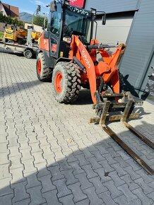 Kolový nakladač Kubota R065 HW - 10