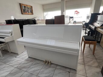 Bílé akustické pianino Yamaha se zárukou 5 let, doprava - 10