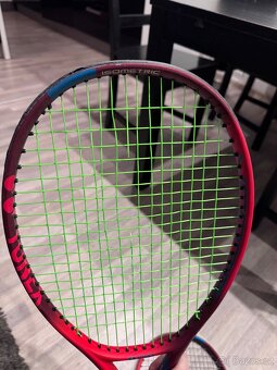 Yonex Vcore95 310 - 10