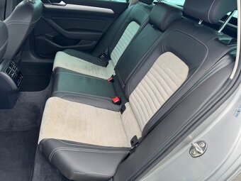 Volkswagen Passat Variant 2.0 BiTDI Highline 4MOTION - 10
