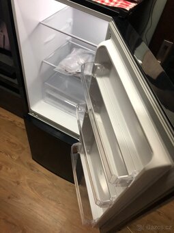 Malá lednice s mrazákem do 145cm. Nová nepoužita - 10