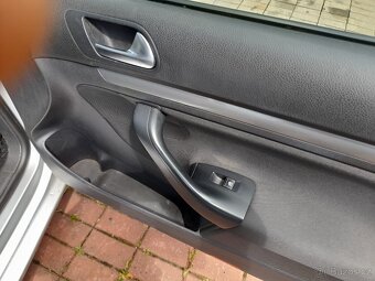 Prodám VW golf 6 - 10