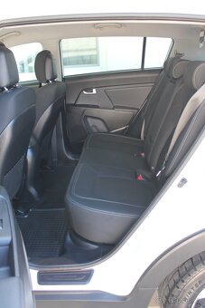 Kia Sportage 2.0CRDI 100kW AWD + LED + TEMPOMAT + PR.SERVIS - 10