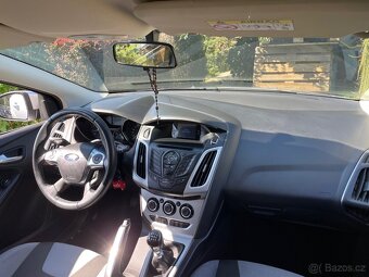 Ford Focus MK3 kombi 1.6 110kW benzín, výhřev sedaček a skla - 10