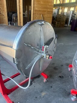 VODNÍ LIS VÝKLOPNÝ- 250L, 170L, 80L LAKOVANÝ - 10