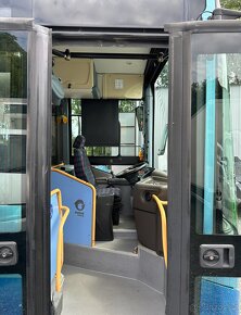 Iveco IRISBUS SFR 162. Niskopodlažni euro 5 - 10