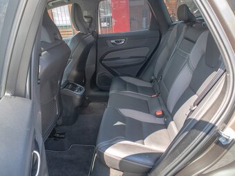 Volvo XC60 ČR 2.0D 145KW PO SERVISU - 10