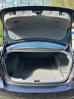 BMW E90 318i automat - 10