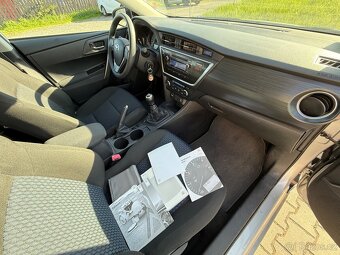 TOYOTA  AURIS 1.3 VVT-i 73KW - 10