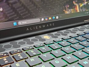 ALIENWARE M16 R2_240HZ 2K_U9-185H_32GB_1TB_RTX 4070 8GB - 10