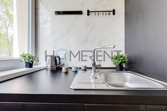 Pronájem luxusně zařízeného bytu 2+kk (38m²) - Praha 4, ul. - 10