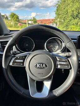 Kia Ceed - 10