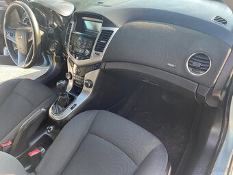 CHEVROLET CRUZE 2.0 VCDI 120KW ČR 2012 - 10