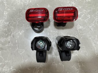 Prodám sadu přední a zadní LED světlo - 10
