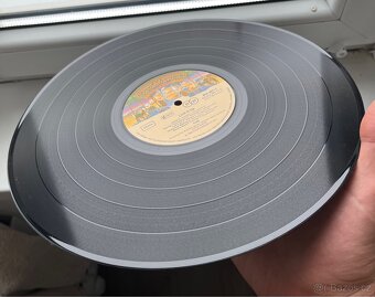 Kiss – Lick It Up - 10