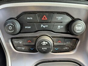 Dodge Challenger 5.7 V8 HEMI R/T, USA - 10