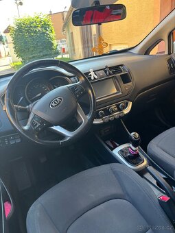 Kia Rio - 10