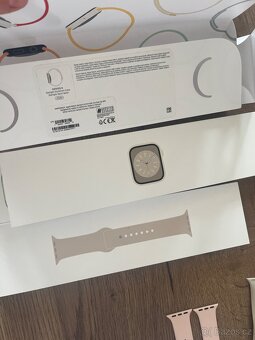 Apple watch 8 series hvězdně bílé - 10