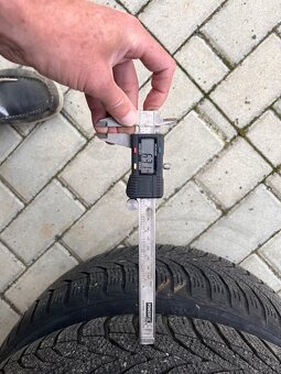 Sada zimnich kol Volvo Ford 215/50 R17 - 7Jx17 ET55 - 10